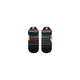 Stance Curren Light Tab unisex-strømperne i Coral er åndbare ankelstrømper med farverige vandrette striber, der vises lagt fladt ved siden af hinanden mod en hvid baggrund.