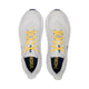 Et par Hoka Arahi 8 løbesko til herrer i Stardust/Cosmic Grey med HOKA-logo på pløsen og indersålen. Placeret side om side og set ovenfra på en hvid baggrund.