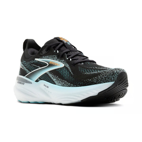 Brooks Glycerin GTS 22 løbesko herre i Black/Atomizer/Blazing Orange har en hvid sål, åndbar mesh-overdel og Brooks-logo på siden; designet til stabilitet er skoen vinklet, så den viser sin side og forside.