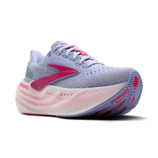 En Brooks Glycerin Max løbesko dame i Blue Heron/Diva Pink/White med meshdetaljer og en tyk polstret pink og hvid sål, vist i en vinkel for at vise siden og en del af sålen.
