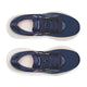 Et par Saucony Triumph 23 Dame i Navy/Cameo vises fra oven med hvide såler og sorte snørebånd, der er placeret parallelt på en hvid baggrund for optimal komfort.
