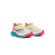 Saucony Endorphin Speed 5 Dame i White/Mutant har neongule snørebånd, lyserød pløs og sål, blå og lyserød ydersål og et sort logo på siden, som vises på en hvid baggrund.
