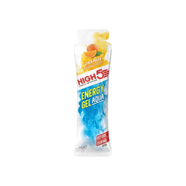 En æske High5 Energy Gel Aqua Orange Kasse (20 stk.) har orange grafik øverst og et blåt vandsprøjt nederst, og der står produktoplysninger om energigel appelsin på emballagen.