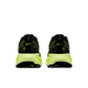 Et par Nike Vomero 18 dame løbesko i Black/Volt-Cyber-Lt Lemon Twist vises bagfra på en hvid baggrund med hæl, Nike-logo og ZoomX-mellemsål for komfort.