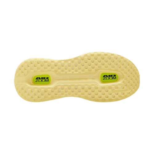 Vomero Premium fra Nike har en gul struktureret sål med grønne AIR ZOOM-sektioner ved hælen og forfoden, hvilket sikrer maksimal komfort - ideel til dit næste par herre løbesko i Alabaster/Blue Void-Citron Pulse.