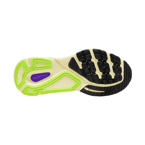 Billedet viser sålen på Nike Structure Plus, Herre, Hyper Violet/Black-Citron Pulse-sneakeren med sort slidbane, limegrønne detaljer, et lilla logo og en råhvid mellemsål - et ideelt valg for stabilitet løbesko på en almindelig hvid baggrund.