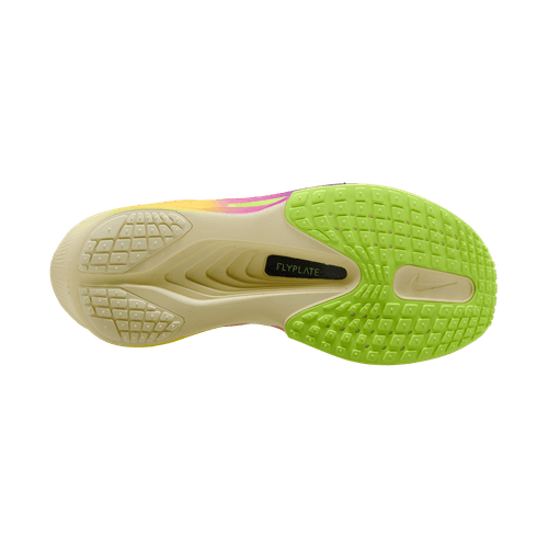 Billedet viser sålen på Nike Zoom Fly 6 Dame (Citron Pulse/Indigo Burst-Volt Ice) med en lysegrøn, struktureret forfod, en off-white hæl og en synlig FLYPLATE karbonplade ved midtfodsbuen.