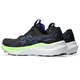 Et par Asics GT-2000 14 løbesko herre i Black/Cobalt Burst, med tykke hvide såler og fremtrædende logo, er vinklet, så de viser både siden og hælen.