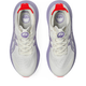 Topbillede af Asics Gel-Nimbus 27 Tokyo Dame i Cream/Edo Purple med overdel i hvidt mesh, lyslilla detaljer og såler, røde hælkapper, hvide snørebånd, støddæmpning for komfort samt indlægssåler med cirkulært logo og grafik.