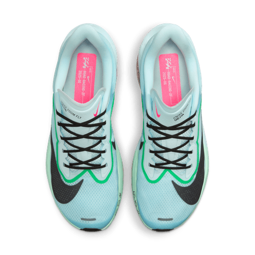 Nike Zoom Fly 6 løbesko herre i Glacier Ice/Black-Hyper Pink-Green Shock er vist ovenfra med sorte snørebånd, grønne og sorte detaljer, en fed sort Swoosh på hver tå, lyserøde indlægssåler med hvid tekst og responsiv Cushlon-skum for komfort.