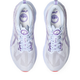 Et par ASICS Novablast 5 Tokyo løbesko herre i Blue Fade/Edo Purple, vist fra oven. Funktionerne omfatter overdel i mesh, snørelukning og FF BLAST PLUS ECO-dæmpning for komfort.