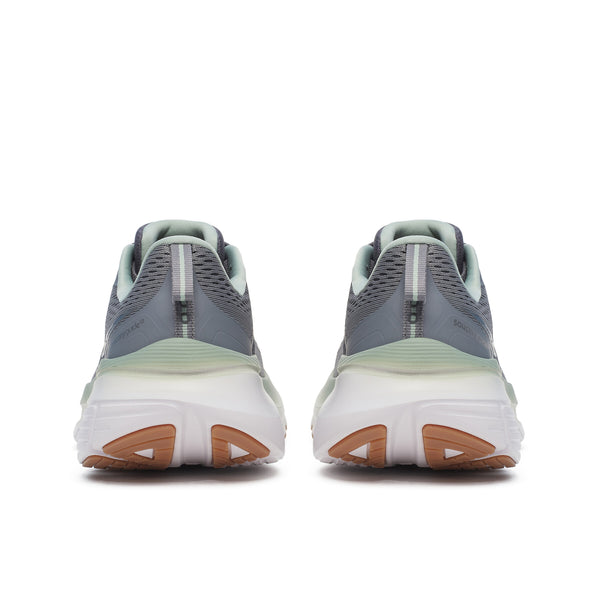Et par Saucony Guide 18 Herre løbesko i Carbon/Iceberg vises bagfra med hvide mellemsåler med PWRRUN-skum og brune ydersåler i gummi side om side på en hvid baggrund.