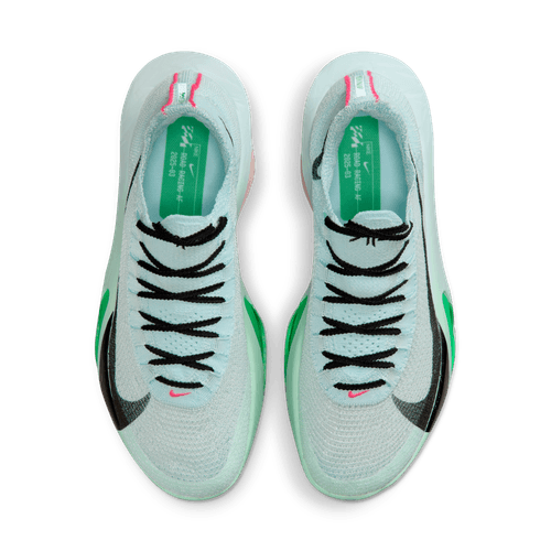 Et par Nike Alphafly Next% 3 løbesko til herrer i Glacier Blue/Black-Mint Foam-Green Shock med sorte snørebånd, grønne accenter, ZoomX-skum, sort swoosh og pink detaljer vist ovenfra på en hvid baggrund.
