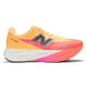Et sidebillede af New Balance FuelCell SuperComp Elite v5 dame løbesko i Tangerine Heat/White Peach/Pink Heat med en orange og pink overdel, et stort sort N-logo og en tyk hvid sål med pink detaljer på tåen.