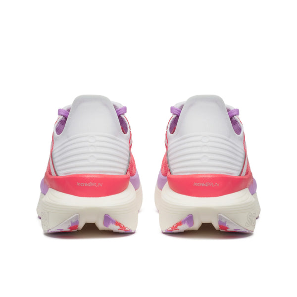 Et par Saucony Endorphin Elite 2 unisex-løbesko i Coral/White set bagfra har pink og lilla detaljer og "incrediRUN" på hælen - ideel raceko til seriøse løbere.