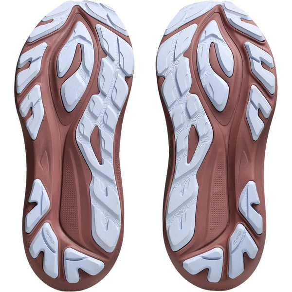 Et par Asics Gt-2000 14 Tr Dame-såler i Nature Bathing/Dark Red Planet er vist side om side, vendt opad, med hævede hvide bølgelignende slidbanemønstre for forbedret greb og trækkraft.