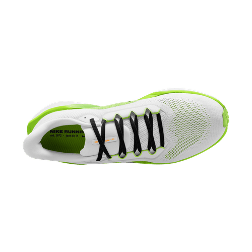 Et billede ovenfra af Nike Pegasus 41, Herre (White/Black-Volt Ice-Barely Volt), en komfortabel løbesko til mænd med sorte snørebånd, overdel i mesh, lysegrøn sål og grøn NIKE RUNNING-tekst på indersålen. Lysegrå baggrund.