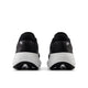 Et par New Balance FreshFoam 880 v15 Herre løbesko i Black/White/Reflection set bagfra med "880" trykt øverst på hver hæl og hvide såler.