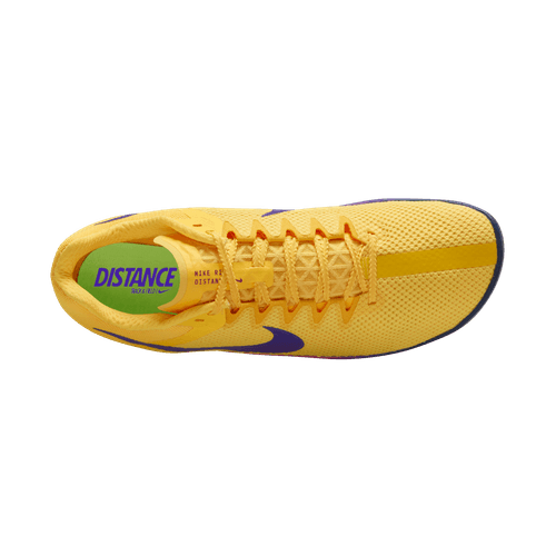 Topbillede af Nike Zoom Rival Distance, Herre (Citron Pulse/Indigo Burst-Hyper Violet) løbesko med lilla Swoosh, grønt "DISTANCE"-tryk på indersålen, mesh-overdel og gult snørebånd - ideel til mellem- og langdistanceløb.