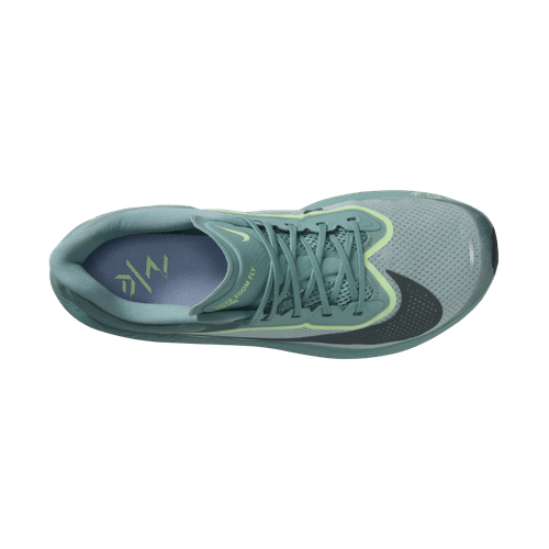 Et billede ovenfra af Nike Zoom Fly 6, Herre i Cannon/Seaweed-Light Silver-Cobalt Bliss, med en overdel i cushlon-skum mesh, matchende blågrønne snørebånd og et lysegrønt logodesign på indersålen.