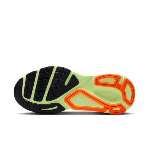 Billedet viser ydersålen på Nike Structure Plus Herre i White/Black-Pure Platinum-Volt med sort slidbane, en lysegrøn midtersektion, orange detaljer og et rillet mønster for ekstra stabilitet og greb.