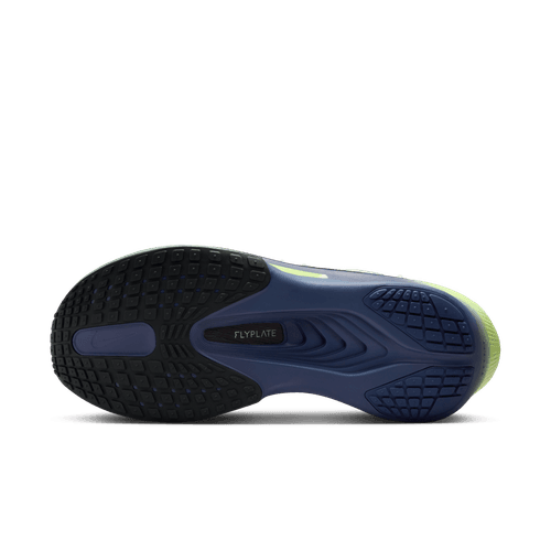 Billedet viser sålen på Nike Zoom Fly 6 Herre i Cannon/Seaweed-Light Silver-Cobalt Bliss, der har en blå og sort slidbane med strukturerede greb, cushlon-skum for komfort, et centralt FLYPLATE-mærke og et strejf af limegrønt ved tåen.