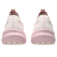 Et par ASICS Gt-2000 14 Dame løbesko i Pearl Pink/Morganite set bagfra, hvor man kan se hæl, sål og overdel. Ordet PureGEL er præget på sålen nær hælen.