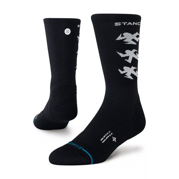Et par sorte Stance Runner Light Crew Socks, unisex og ribbede med hvide kantede fuglemotiver på siderne, STANCE-branding nær toppen og lille hvid tekst på foden; åndbar og let løbestrømpe.