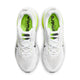 Oversigtsbillede af et par Nike Vomero 18 herreløbesko i farvekombinationen hvid/sort-lemon venom-mørkegrå, med sorte Swoosh-logoer, overdel i mesh, neongrønne indlægssåler med Vomero 18-logoet, maksimal støddæmpning, hvide snørebånd og et moderne løbeskodesign.
