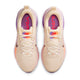 Topbillede af Nike Vomero 18 Dame i Chalk/Tattoo-Pink Foam-Bright Violet med hvide snørebånd, rødt "RUN" og "nero" på tungen, lilla detaljer på indersiden af sålen, maksimal dæmpning og et diskret hældesign med gradient.