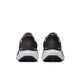 Et par Nike Pegasus 41 Ji løbesko herre i Medium Ash/Mtlc Gold Grain-Summit White set bagfra, der fremhæver hælen og sålen med avanceret ReactX-skum mod en hvid baggrund.