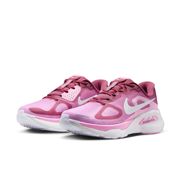 Nike Structure Plus Dame i farvekombinationen Pink Smoke/White-Pink Rise-Lt Magenta har en overdel i mesh, rødbrune snørebånd, ZoomX-mellemsåler og hvide Swoosh-logoer – perfekt til løbere, der har brug for stabilitet eller støtte mod overpronation.
