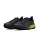 Et par Nike Vomero 18 GORE-TEX løbesko til mænd i farvekombinationen Anthracite/Black-Lemon Venom, med et lavt snit og en overdel i mørkegrå og sort, fremhævet af livlige Lemon Venom-detaljer på tungen og mellemsålen. Ordet »ZOOMX« er trykt på siden af sålen, mens den strukturerede ydersål sikrer pålideligt greb. Disse vandtætte løbesko er inspireret af Vomero 18 GORE-TEX og leverer enestående ydeevne under alle forhold.