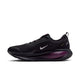 Sort Nike Vomero 18 Gore-Tex-løbesko med et sølvfarvet Swoosh-logo og en mørk lilla, stødabsorberende sål.