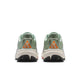 Et par Nike ACG Pegasus Trail damesko i Jade Horizon/Phantom-Light Silver, vist bagfra med et orange ACG-logo på hælen og hvide ReactX-skum-mellemsåler på en hvid baggrund.