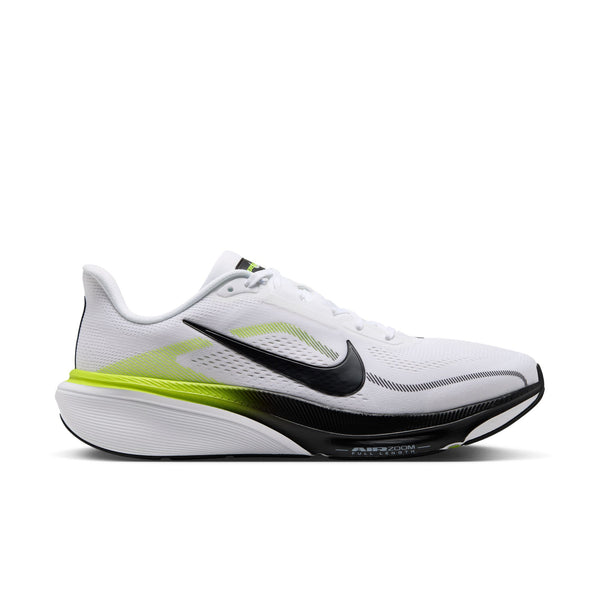 Nike Pegasus 42 Herre i farvekombinationen HVID/SORT-LEMON VENOM-HVID har en overdel i mesh, et sort Nike-swoosh, sorte og neongule detaljer samt en tyk ReactX-skum-mellemsål med støddæmpning; vist set fra siden på en ensfarvet hvid baggrund.