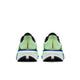 Nike Pegasus 42 Herre løbesko i Volt Tint/Black Spruce-Sapphire, vist bagfra med sorte såler, blå detaljer, en ReactX-skummellemsål og "zoomx" trykt på mellemsålen.