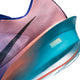 Nærbillede af Nike Vaporfly Next% 4 Herre i farvekombinationen Racer Blue/White-Blue Lightning, der viser detaljeret hæl og mellemsål, det karakteristiske Swoosh-logo og det strukturerede materiale.