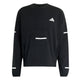 Sort Adi365 Climawarm+ løbetrøje med rund hals, hvidt adidas-logo på brystet og reflekterende vandrette striber foran og på ærmerne.