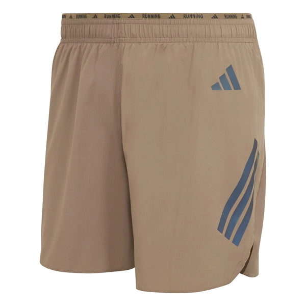 Adi365 Running Iconic-shorts til mænd fra Adidas i farven Khasix/Black har en elastisk linning med teksten »RUNNING«, et blåt logo og striber på venstre ben samt et letvægtsmateriale, der er ideelt til sport eller træning.