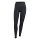 Adidas Adi365 Seasonal 7/8-tights til kvinder i sort har høj talje og et flatterende V-formet linning og byder på en elegant silhuet, der er perfekt til alle former for aktivitet. Disse svedtransporterende tights, der her vises på en ensfarvet hvid baggrund, er ideelle som løbetights til kvinder og sikrer, at du forbliver komfortabel og stilfuld under hele din træning.