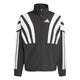 Adidas Adizero A Jkt M til mænd i sort har hvide diagonale og lodrette striber på brystet og ærmerne samt et lille hvidt Adidas-logo øverst i venstre side.
