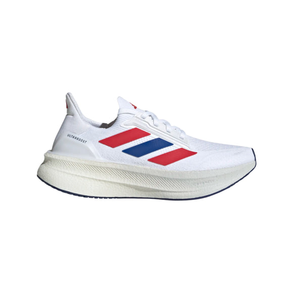 Adidas Ultraboost 5X Dame i Ftwwht/Royblu/Purrub har en tyk kontinental gummisål, røde og blå diagonale striber, trækflig i hælen og ULTRABOOST-tekst - ideel løbesko til kvinder.