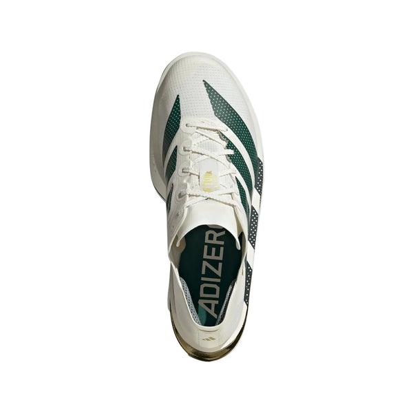 Set ovenfra: et off-white Adidas Adizero Adios Pro 5-løbesko med mørkegrønne sidestriber og en guldfarvet detalje på hælen.
