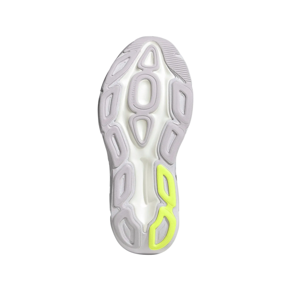 Billedet viser bunden af Adidas Adistar Byd 2-sneakeren (Dame, Fropur/Cwhite/Hireye) med en grå og hvid sål med ovale udskæringer og et gult hælparti, der er designet til komfort løb i løbesko dame.