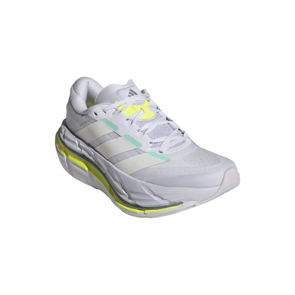 Adidas Adistar Byd 2 Dame i Fropur/Cwhite/Hireye er en hvid sportssneaker med grå og lyseblå detaljer, en tyk støddæmpende sål og gule striber - designet til kvinder og vist fra venstre forside.