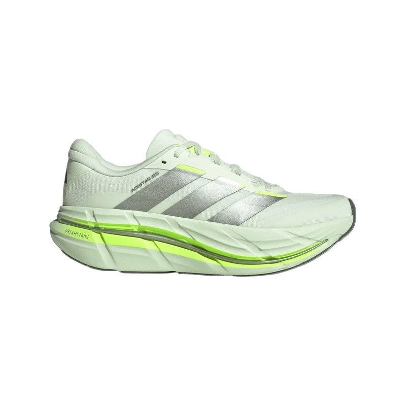 Adidas Adistar BYD 2, Herre, i farvekombinationen Cryjad/Tegrme/Siggnr har et hvidt, sporty design med sølvfarvede striber og neongrønne detaljer. Denne sneaker sikrer maksimal komfort takket være den tykke, stødabsorberende sål og den åndbare overdel i mesh, som her ses i sideprofil på en ensfarvet baggrund.