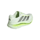 En Adidas Adistar Byd 2 løbesko herre (Cryjad/Tegrme/Siggnr) er vist fra hælen og venstre side på en hvid baggrund, med grå striber, neongule sål-accenter og designet til maksimal komfort.