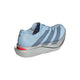 En lyseblå Adidas Adizero Adios Pro 5 damesko i farvekombinationen Clesky/Gretwo/Silvmt med mørkeblå striber, en tyk hvid mellemsål og et diskret rødt indslag ved hælen. Skoen er let vinklet opad og har »Lightstrike Pro«-logoet på sålen, hvilket gør den til en ideel maratonløbsko for seriøse løbere.