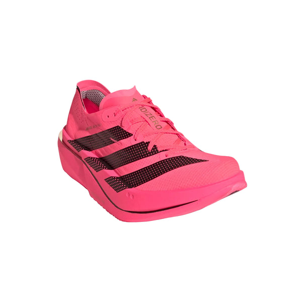 En enkelt Adidas Adizero Adios Pro 5-løbesko til kvinder i farvekombinationen Soltur/Cblack/Lucred, med markante sorte striber og en tyk sål, der er designet til maratonløb som en konkurrencesko i topklasse, er fotograferet på en ensfarvet lysegrå baggrund.